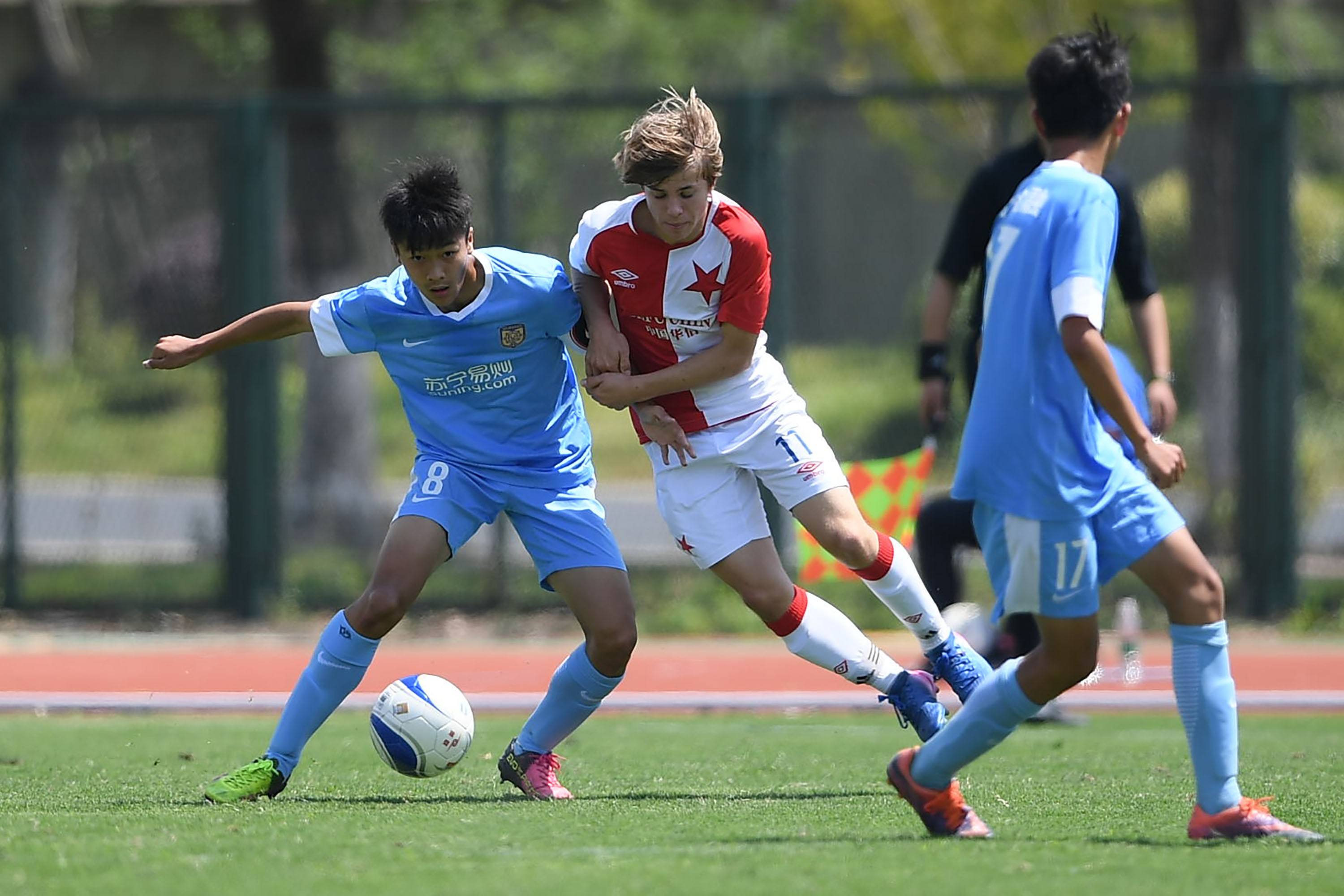 通过层层压 通过层层压