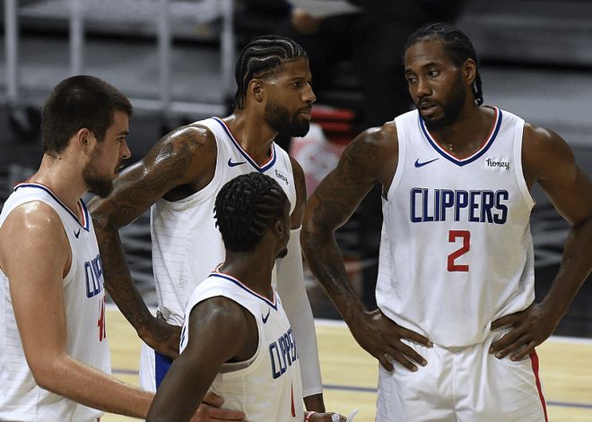 掌声与质疑 掌声与质疑